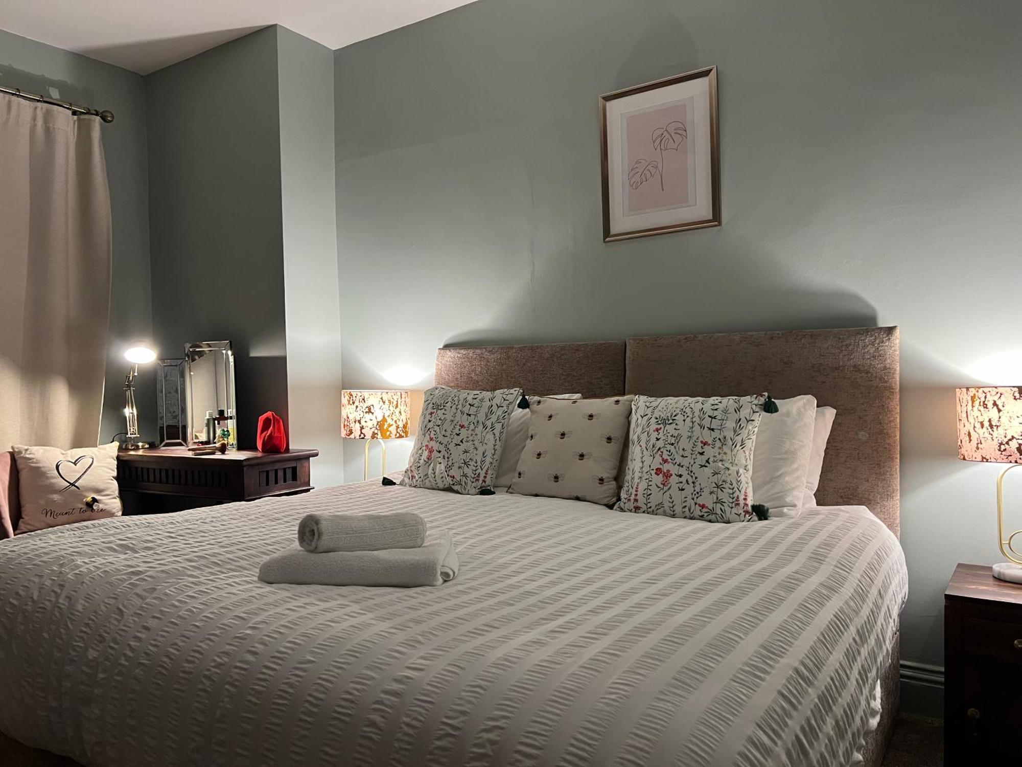 Апартаменти The Rose- Grd Floor, 2-5 Beds, Smarttv, Uni, Tram, M250 Fibre Ноттінгем Екстер'єр фото